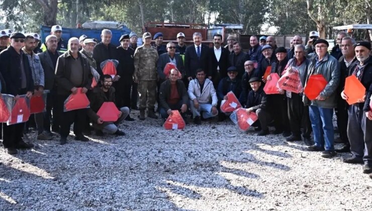 Osmaniye’de Çiftçilere Reflektör Dağıtımı